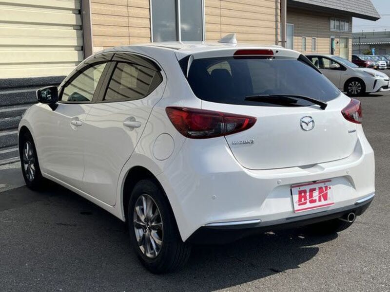 MAZDA2