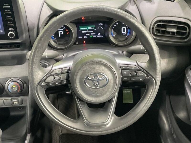 YARIS CROSS