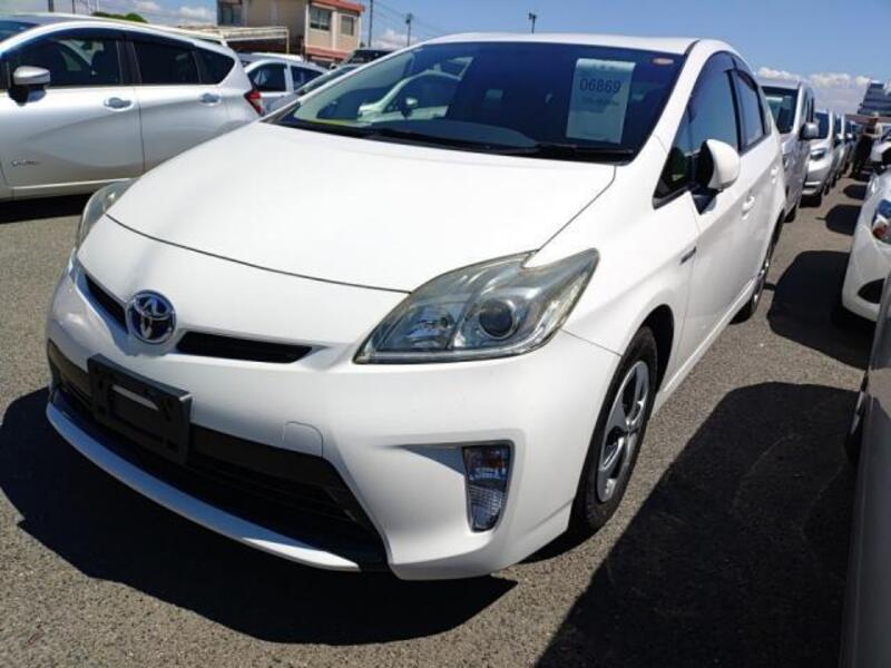 TOYOTA PRIUS