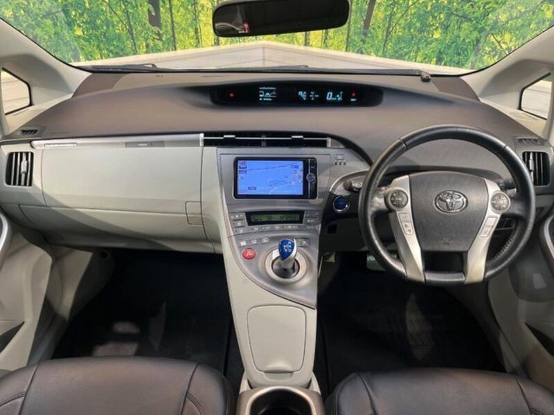 PRIUS PHV