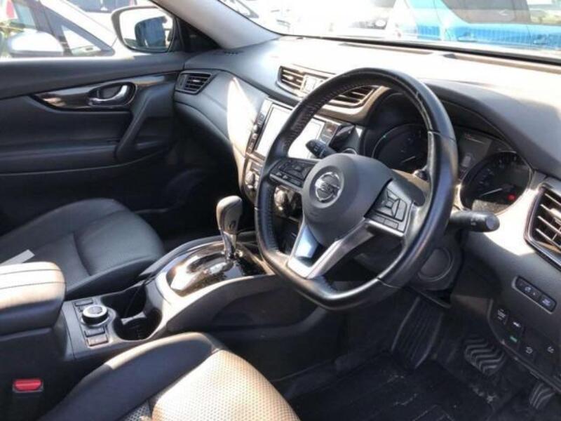 X-TRAIL
