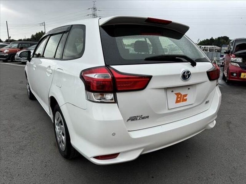 COROLLA FIELDER