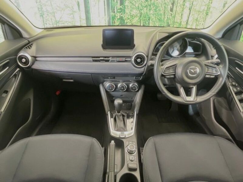 MAZDA2