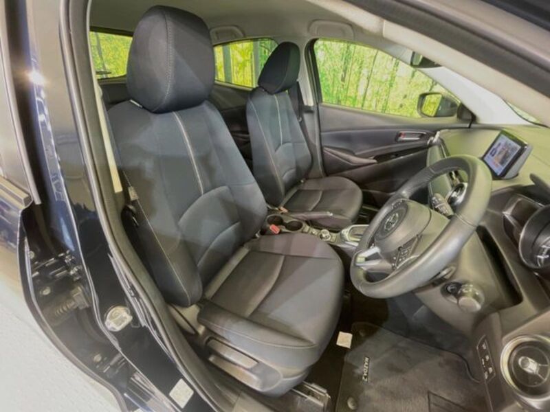 MAZDA2