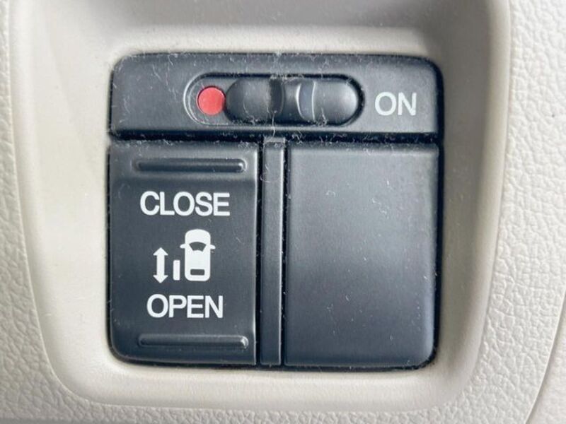 N BOX