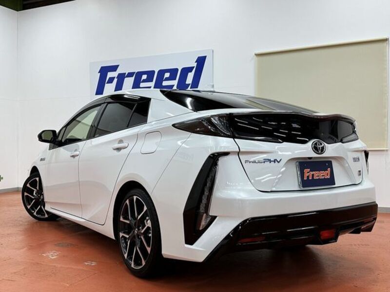 PRIUS PHV
