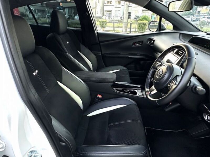 PRIUS PHV