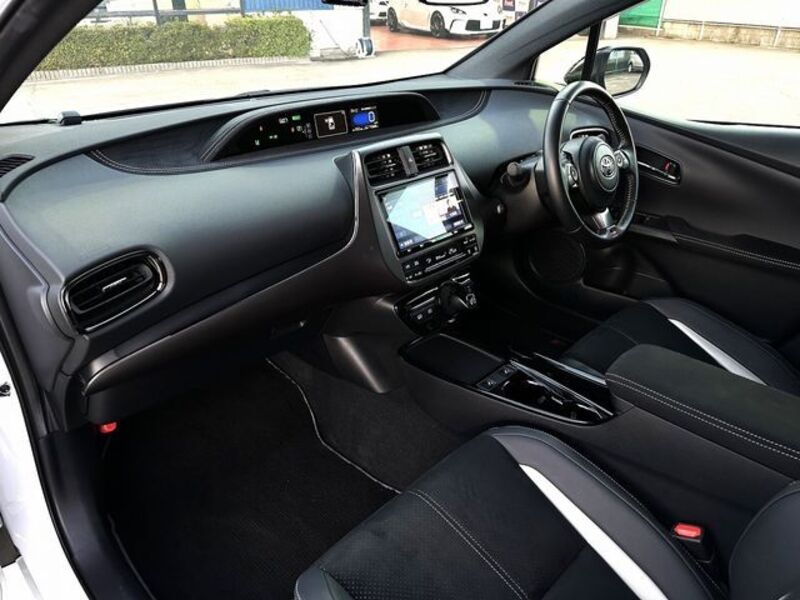 PRIUS PHV