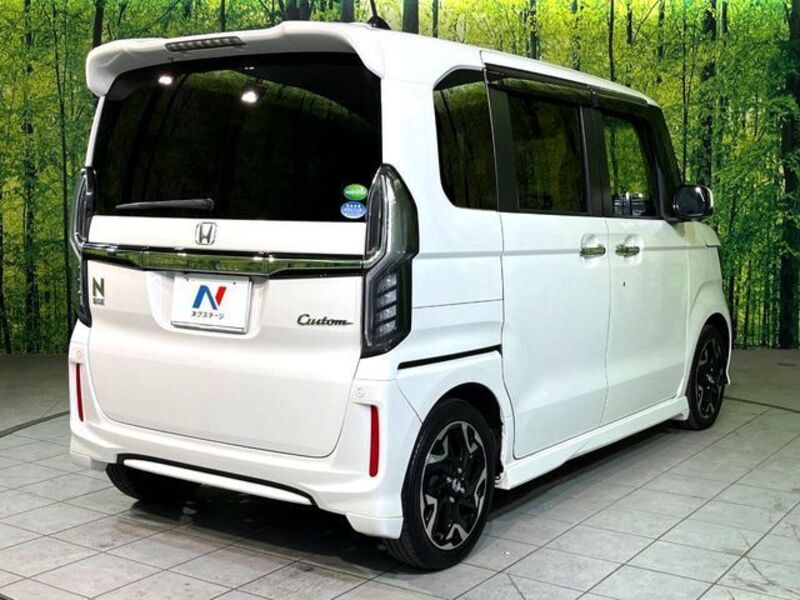 N BOX CUSTOM