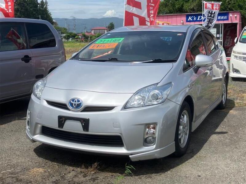 TOYOTA PRIUS