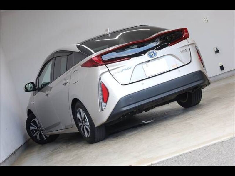 PRIUS PHV