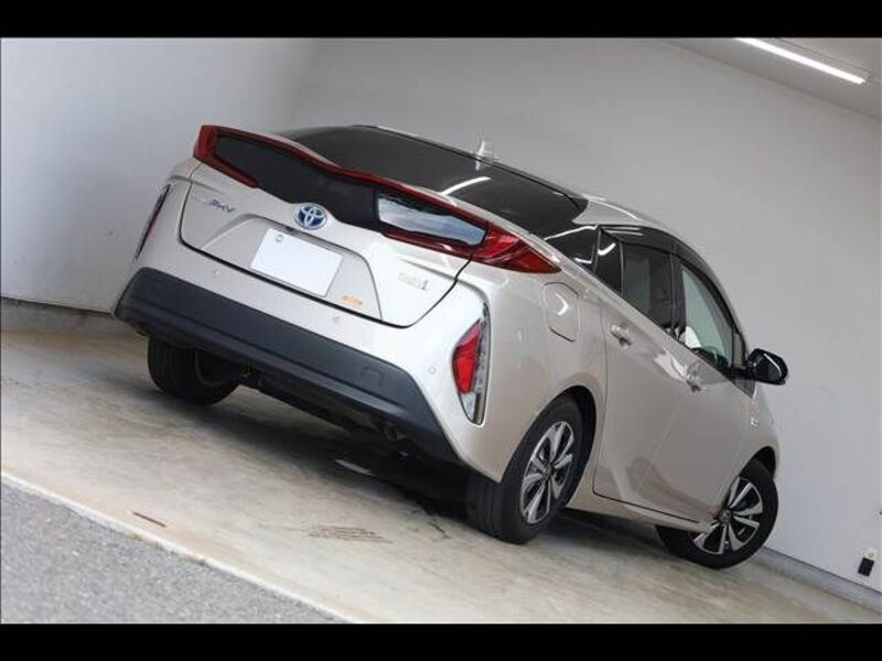 PRIUS PHV