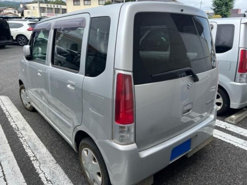 WAGON R