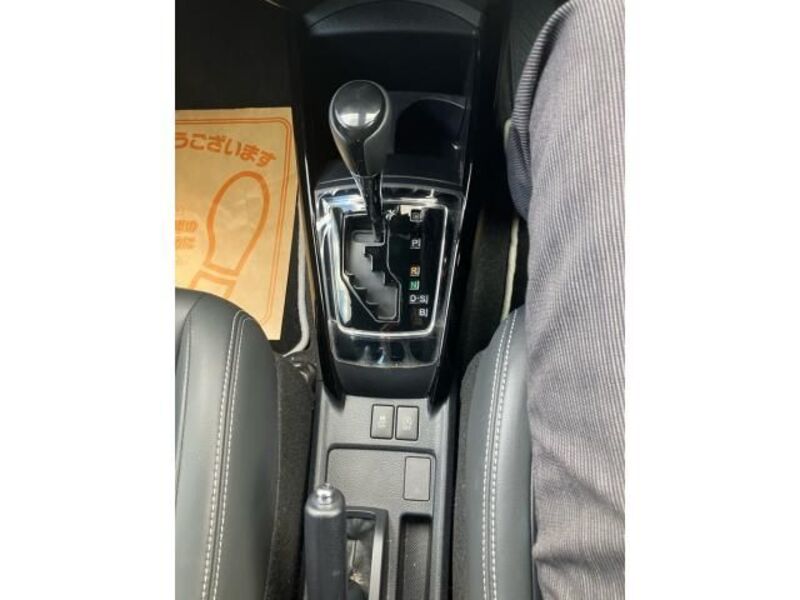 COROLLA AXIO