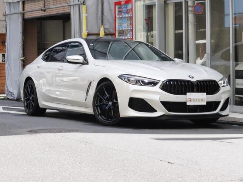 BMW 8 SERIES