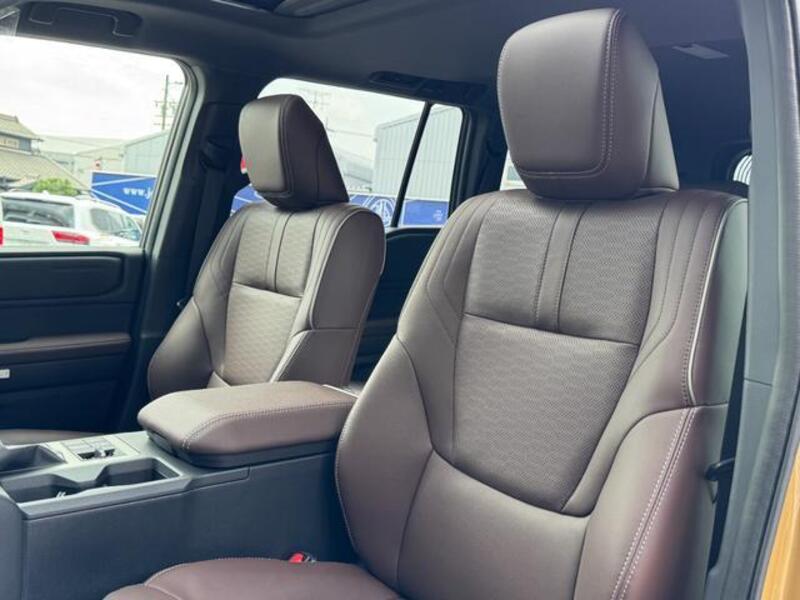 LAND CRUISER 250
