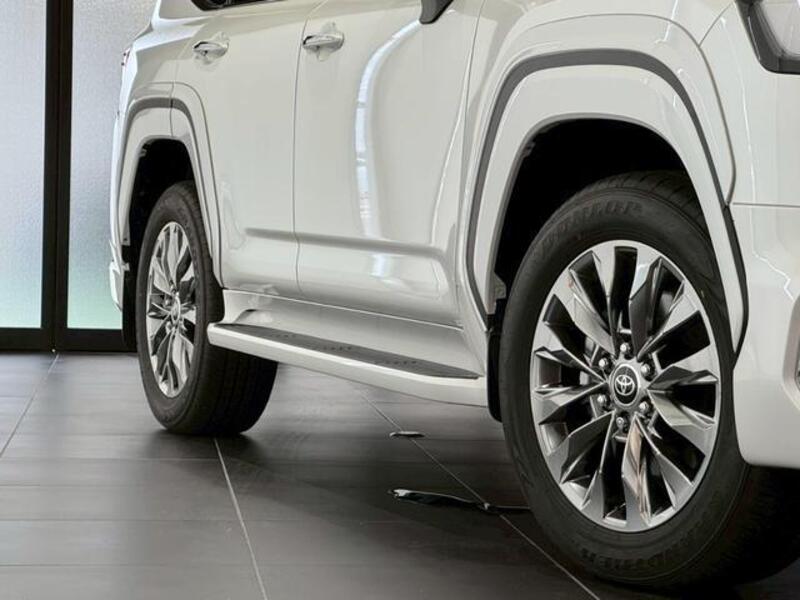 LAND CRUISER