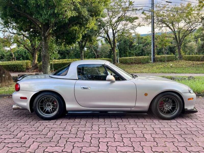 ROADSTER