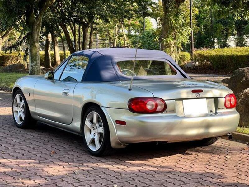 ROADSTER