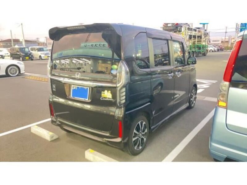 N BOX CUSTOM