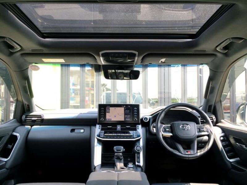 LAND CRUISER