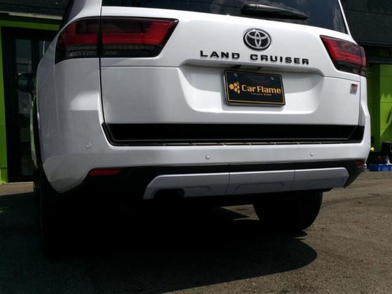 LAND CRUISER