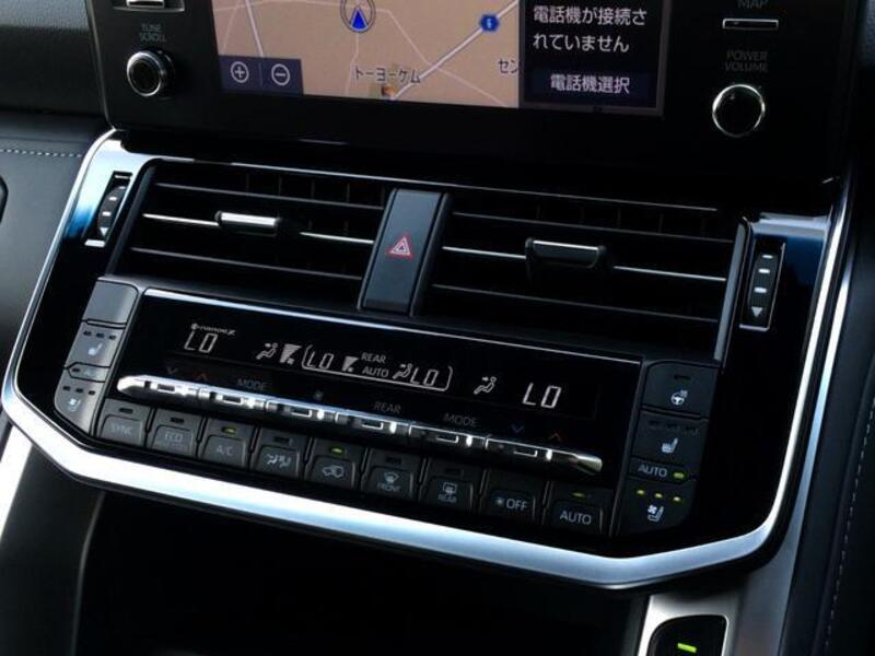 LAND CRUISER