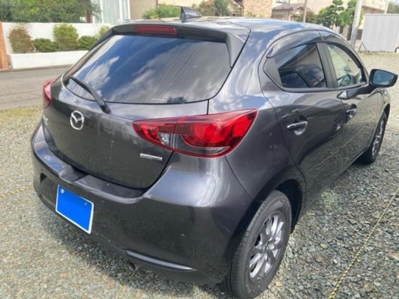 MAZDA2