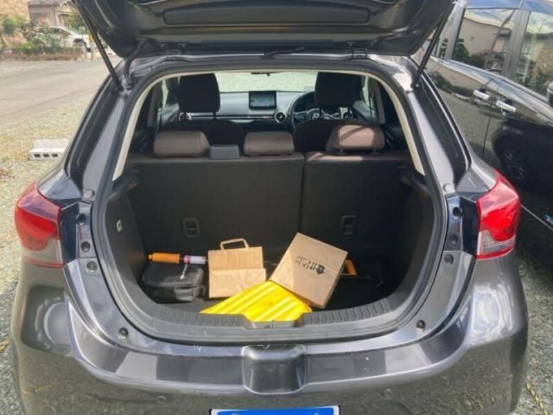 MAZDA2