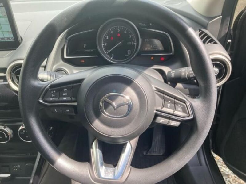 MAZDA2
