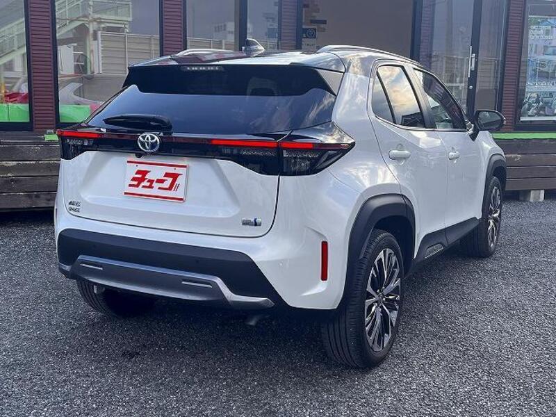 YARIS CROSS