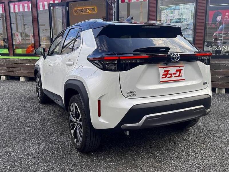 YARIS CROSS