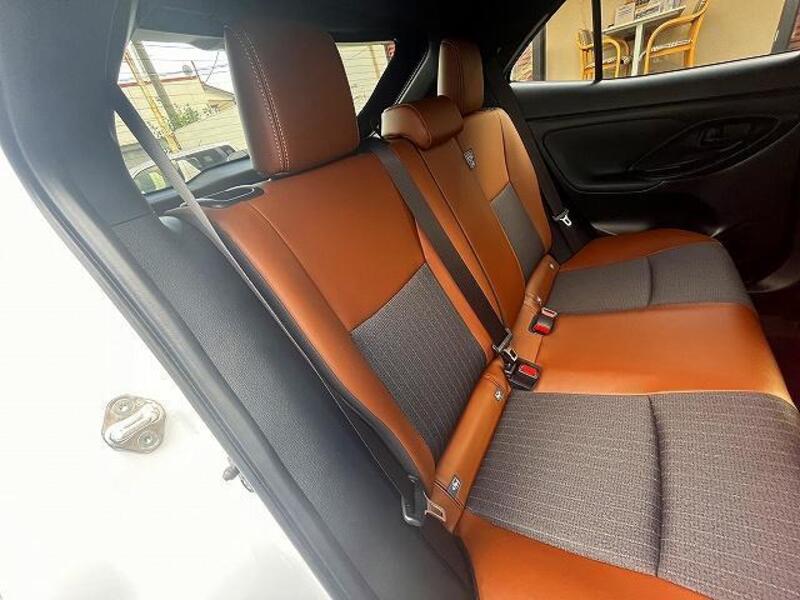 YARIS CROSS
