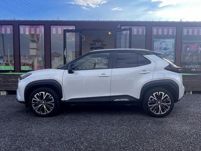 YARIS CROSS