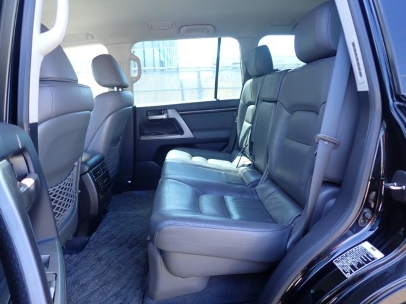 LAND CRUISER