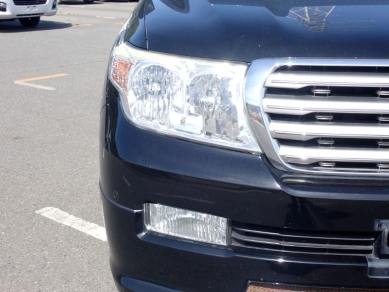 LAND CRUISER