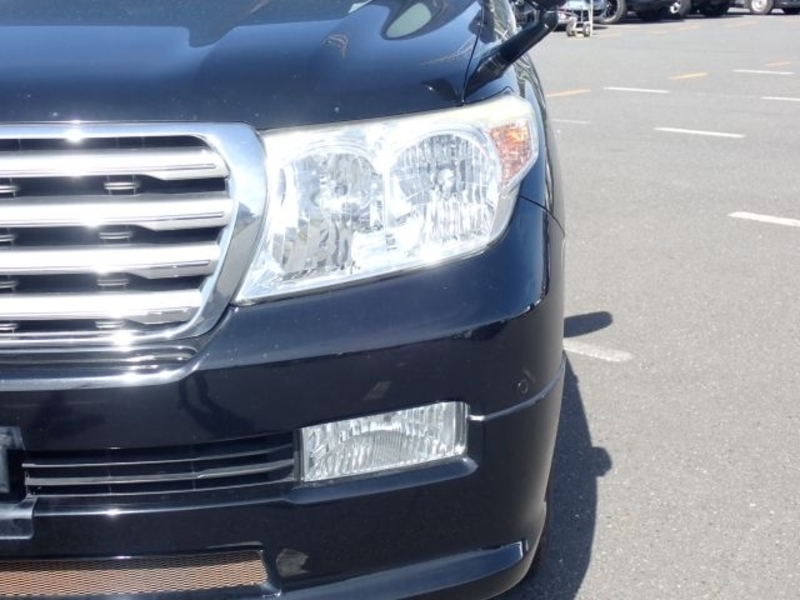 LAND CRUISER