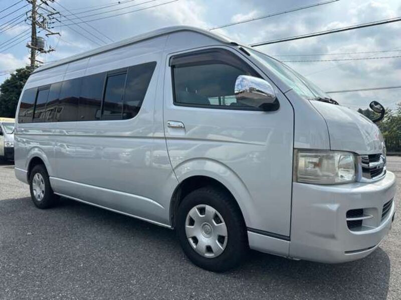 TOYOTA HIACE