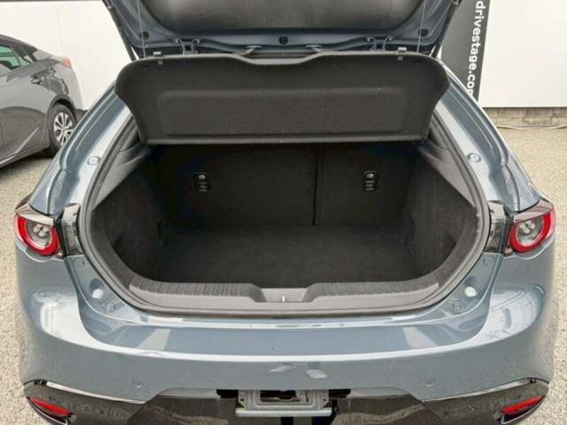 MAZDA3