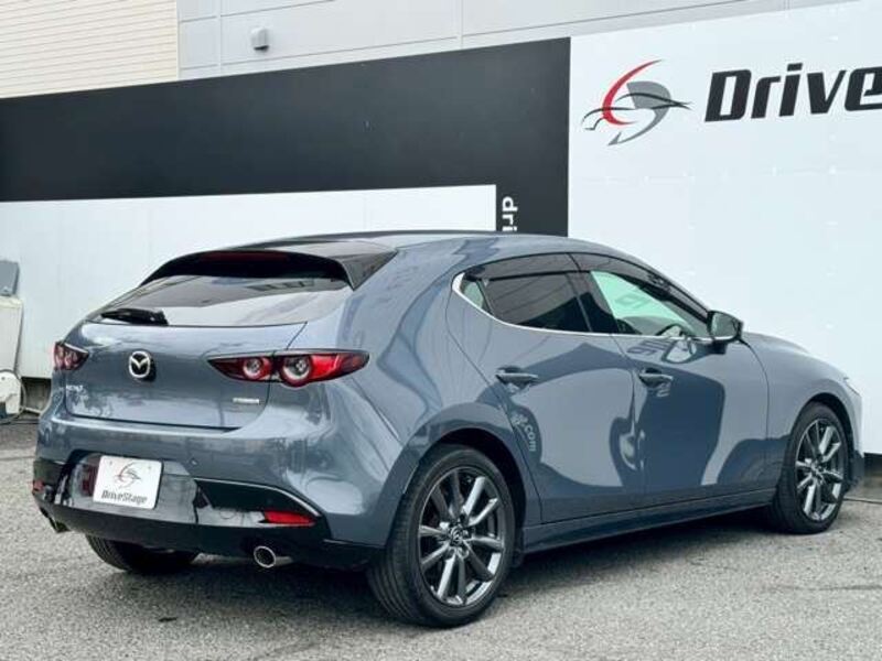 MAZDA3
