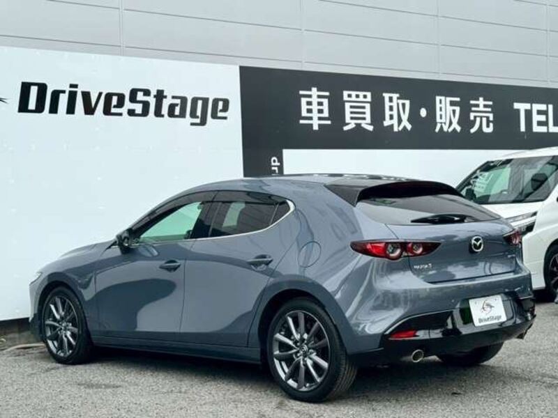 MAZDA3