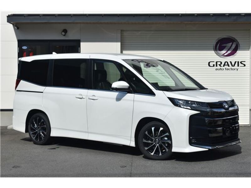 TOYOTA NOAH