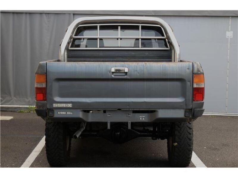 HILUX