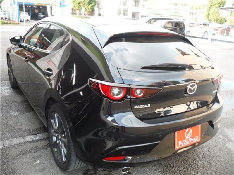 MAZDA3