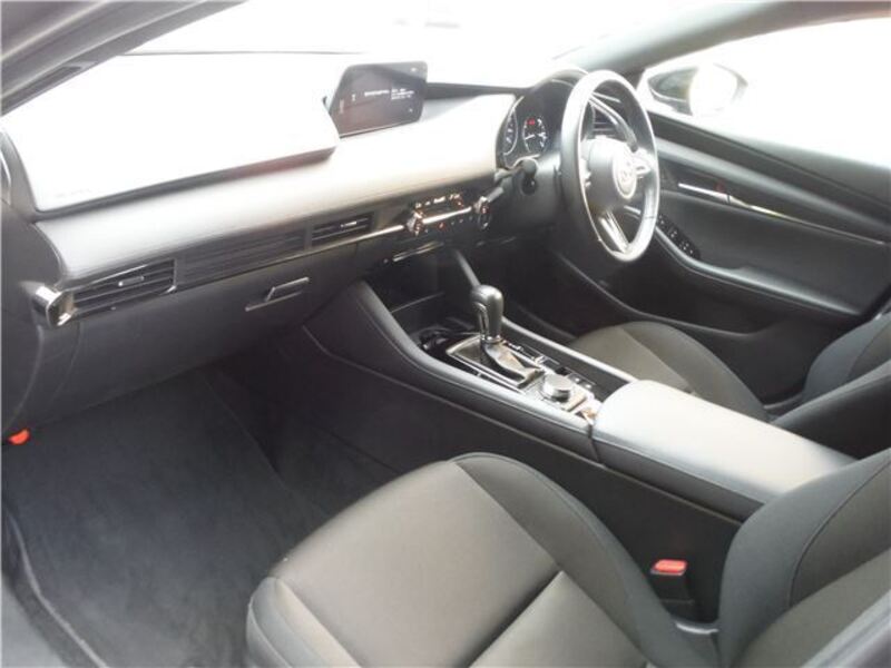 MAZDA3