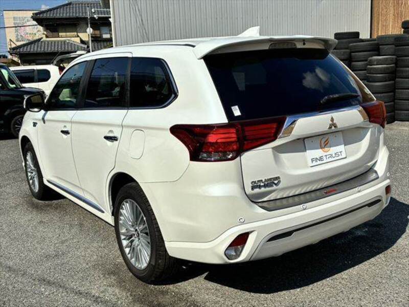 OUTLANDER PHEV