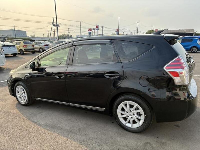 PRIUS ALPHA