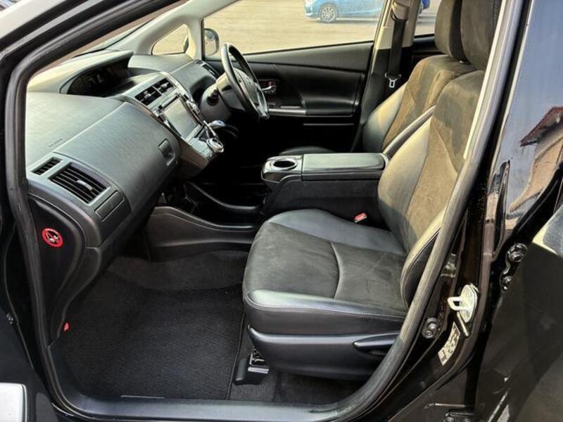 PRIUS ALPHA