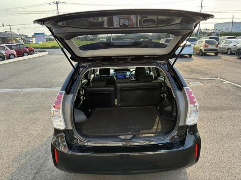 PRIUS ALPHA