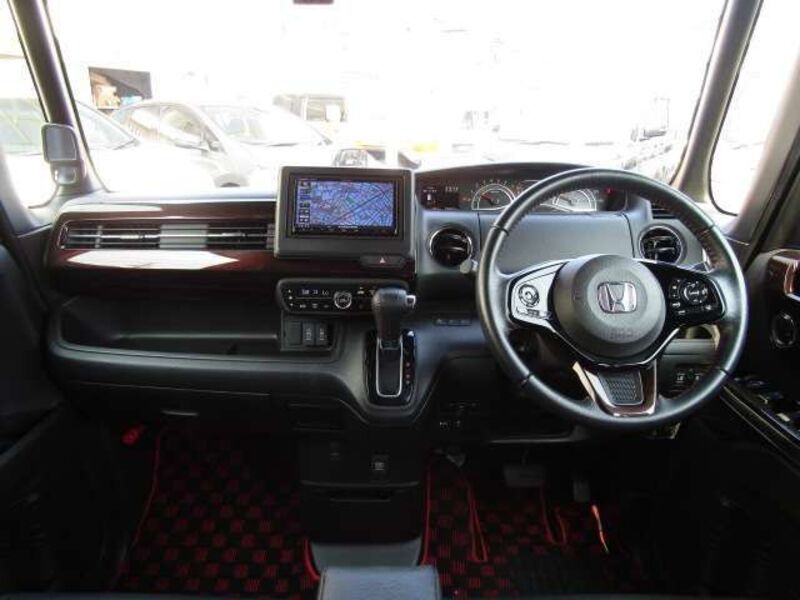 N BOX CUSTOM